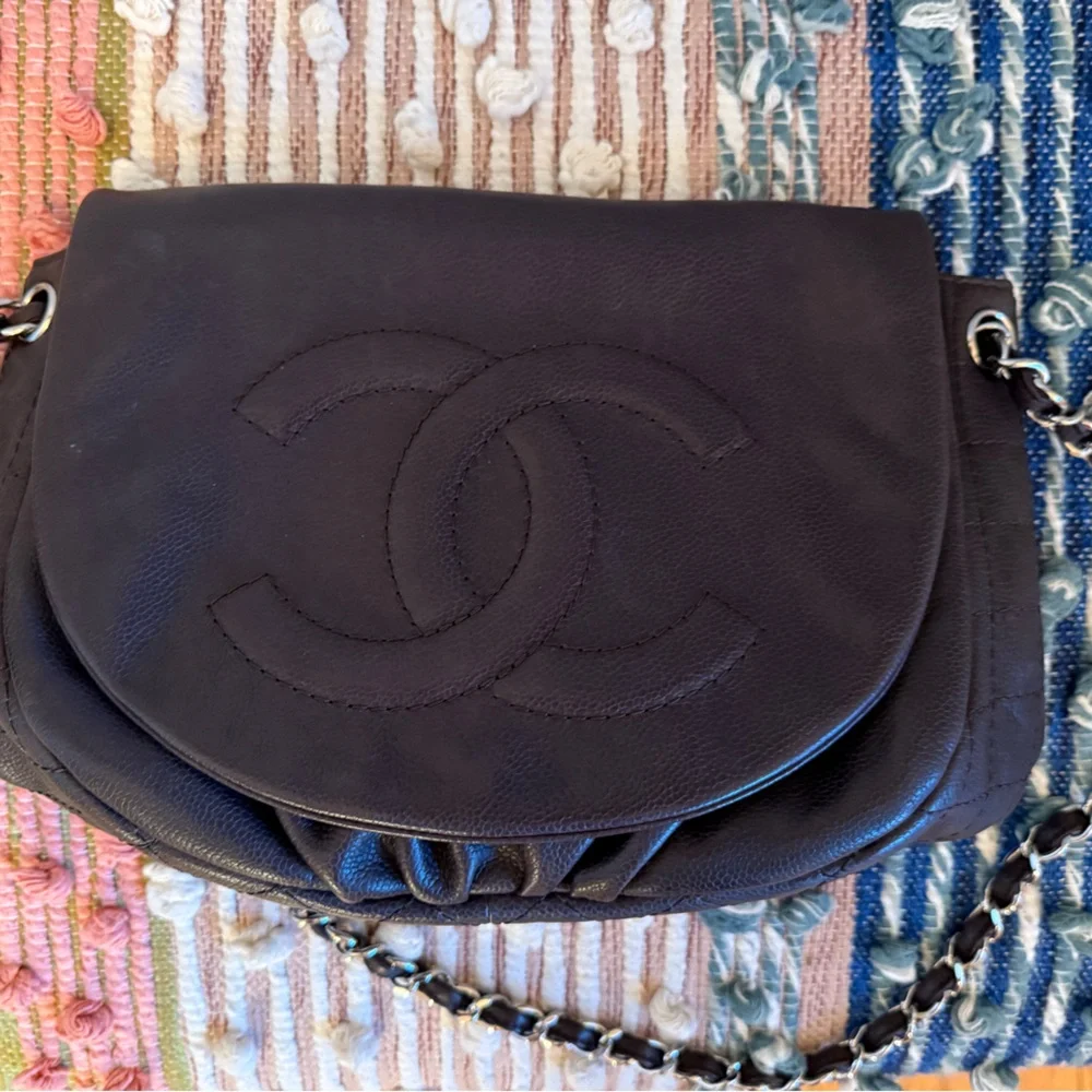 Chanel Brown Quilted Leather Shoulder Bag with Chain Strap - Picture 3 of 5